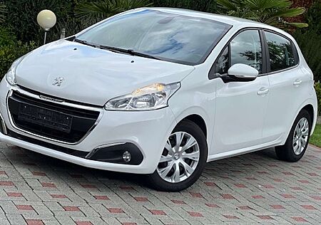 Peugeot 208 Blue-HDi Navi Klimaautomatik Lederlenkrad