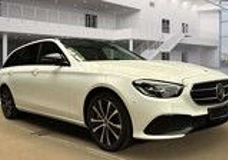 Mercedes-Benz E 300 de T 9G Distr Nav LED Kam Widescr