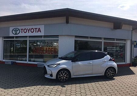 Toyota Yaris Hybrid Style