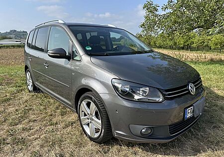 VW Touran Volkswagen 1.4 TSI DSG Cup 7Sitzer AHK