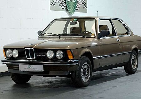 BMW 323 i, 5-Gang-Getriebe!