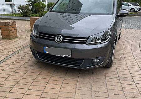 VW Touran Volkswagen 1.6 TDI DPF Cup