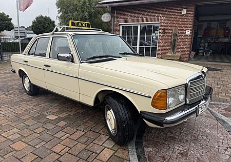 Mercedes-Benz 200 gebraucht kaufen Mercedes-Benz 200 W123 Original Taxi Top-Restauriert 1-Hand