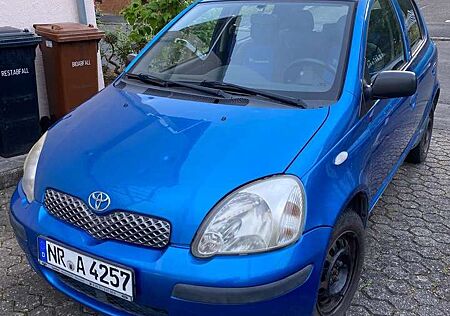 Toyota Yaris 1.0 linea sol