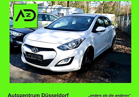 Hyundai i30 1.6 CRDi *NAVI*SITZHEIZUNG**SCHECKHEFT-GEPF*