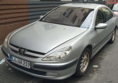 Peugeot 607