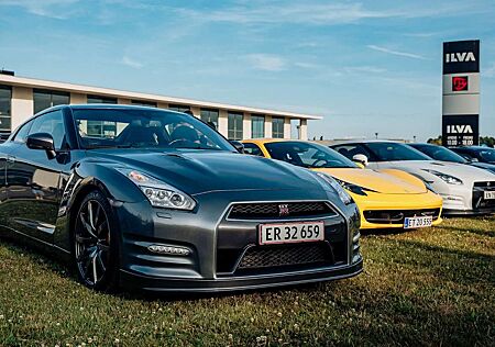 Nissan GT-R Black Edition
