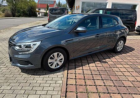 Renault Megane IV Lim. 5-trg. Life mit Allwetterreifen