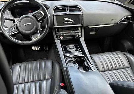 Jaguar F-Pace Portfolio AWD