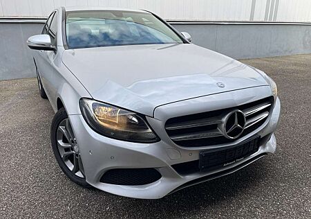 Mercedes-Benz C 180 CGI / 2. Hand / MB Scheckheft / Tempo