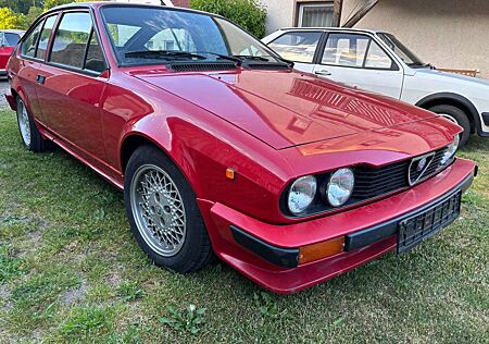 Alfa Romeo GTV 2.0