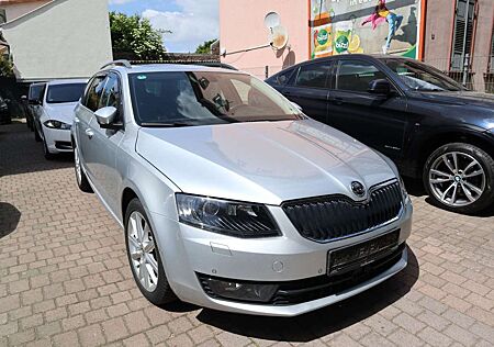 Skoda Octavia Combi ACC/ Bi-Xenon/Panorama/AHK/Navi