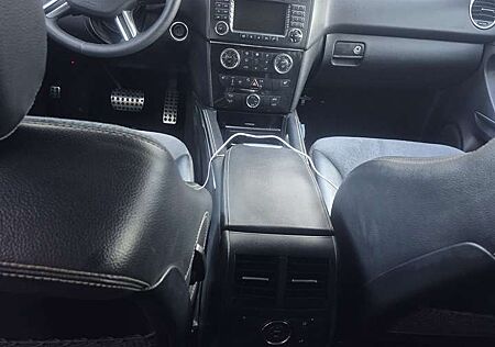 Mercedes-Benz ML 320 320CDI Aut.