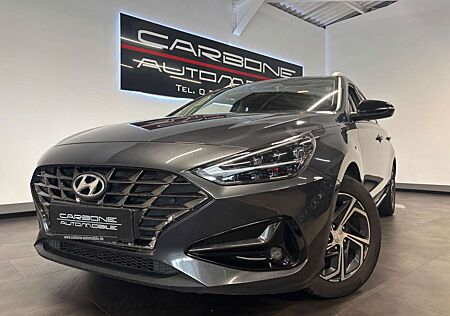 Hyundai i30 1.6 CRDI DCT Intro