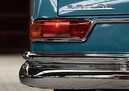 Mercedes-Benz 300 SE Cabrio Frame off Neuwagenzustand