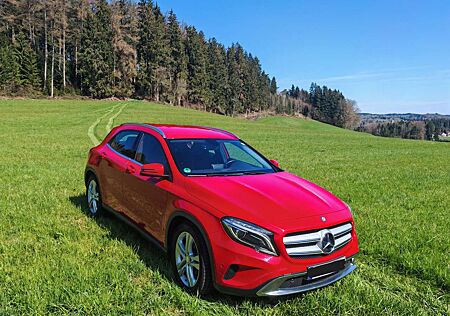 Mercedes-Benz GLA 180 GLA 7G-DCT Urban
