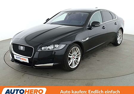 Jaguar XF 20d Prestige Aut.*NAVI*CAM*PDC*SHZ*XENON*ACC*