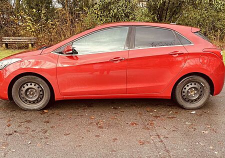 Hyundai i30 blue 1.6 GDH Passion