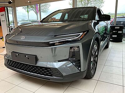 Toyota C-HR + W Lounge ACC+LED+Navi+Pano+SD+SHZ+2xKlima