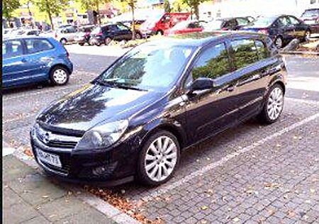 Opel Astra 1.8 100 KW schwarz