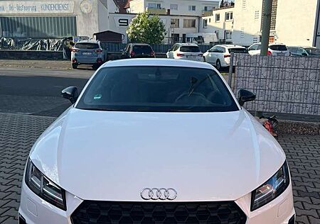 Audi TT Coupe 40 TFSI S tronic