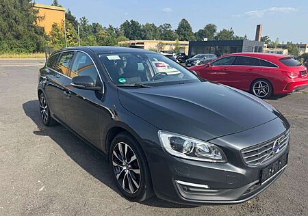 Volvo V60 Kombi AWD Navi Xenon Kamera Leder
