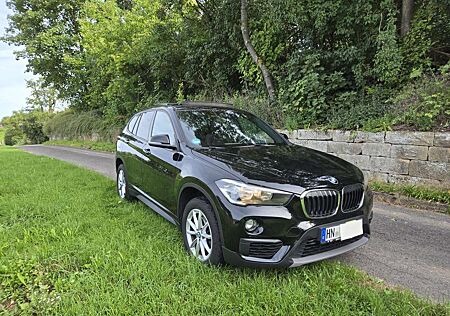 BMW X1 sDrive18i Schiebed. head-up, memory Sitze