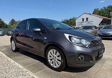 Kia Rio Dream Team Sportsitze Sport Lenkrad