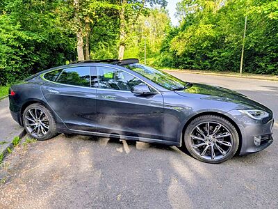 Tesla Model S 90D Allradantrieb