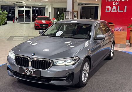 BMW 520 i Touring -PDC-LED-SHZ-CARPLAY-Live Cockpit