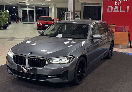 BMW 520 i Touring -PDC-LED-SHZ-CARPLAY-Live Cockpit