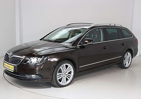 Skoda Superb 2.0 TDI Combi * Panorama * Navi * Memory