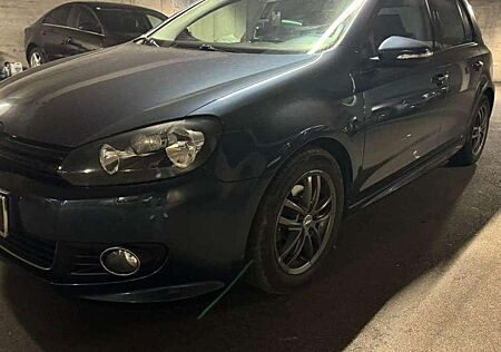 VW Golf Volkswagen 2.0 TDI DPF BlueMotion Technology DSG Style