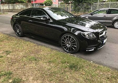 Mercedes-Benz E 220 d 4Matic Coupe 9G-TRONIC AMG Line