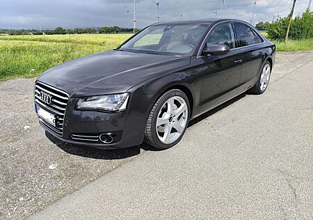 Audi A8 3.0 TDI DPF quattro tiptronic