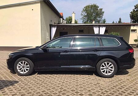 VW Passat Variant Volkswagen Passat+Variant+2.0+TDI+SCR+DSG+Business