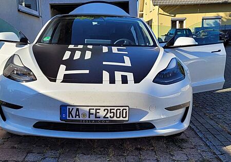 Tesla Model 3 AllradDual Motor Performance