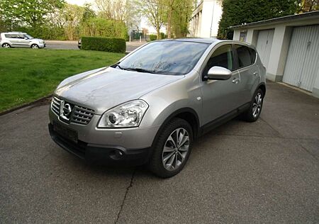 Nissan Qashqai Qashqai2.0 4 x 4tekna,NAVI,LEDER,PANORAMA,KAMERA