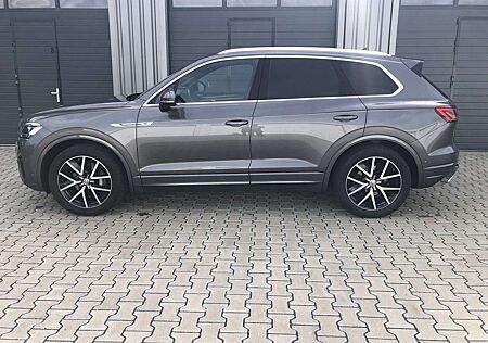 VW Touareg Volkswagen V6 TDI 4M R-Line IQ Light/ Luft/Pano/Standhz.