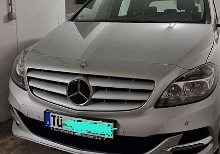 Mercedes-Benz B 200 (BlueEFFICIENCY) 7G-DCT