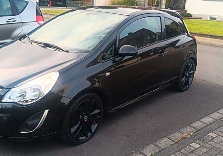 Opel Corsa D Color Edition OPC LINE