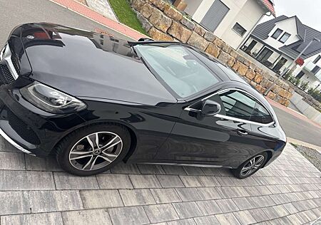 Mercedes-Benz C 180 C-Klasse Coupe 9G-TRONIC AMG Line, Schiebedach