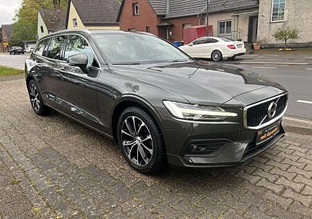 Volvo V60 Kombi Momentum Pro/1.HD/V.LEDER/KAMERA/PDC