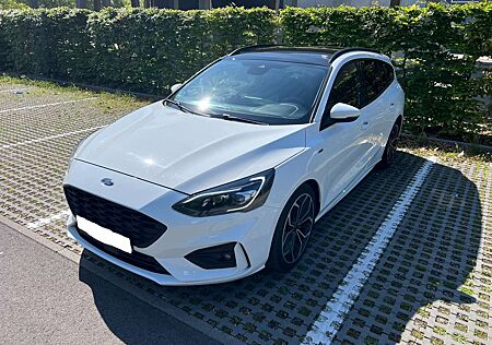 Ford Focus ST-Line, 1. Hand, Vollaustattung, Pano