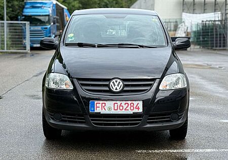 VW Fox Volkswagen Basis 1,2 Liter +Klima , Tüv NEU .