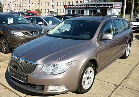 Skoda Superb 1.4 TSi Comfort Sitzheizung! PDC!