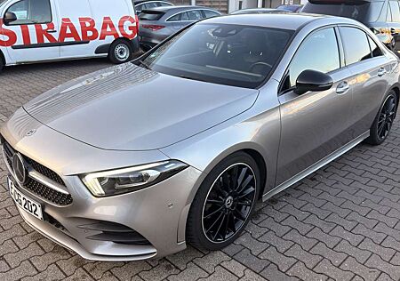 Mercedes-Benz A 220 d AMG Line | Night | Limo | Burmester |