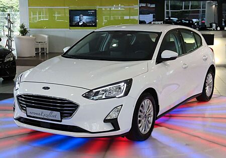 Ford Focus Lim. Titanium*NAVI*SHZ*PDC*KAMERA*ALU*LED*