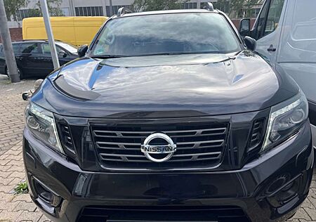 Nissan Navara NP300 N-Guard Double Cab 4x4 AHK bis 3,5T