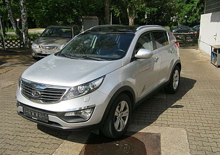 Kia Sportage 1.7 CRDi 1.Hand/Klima/Xenon/Glasdach
